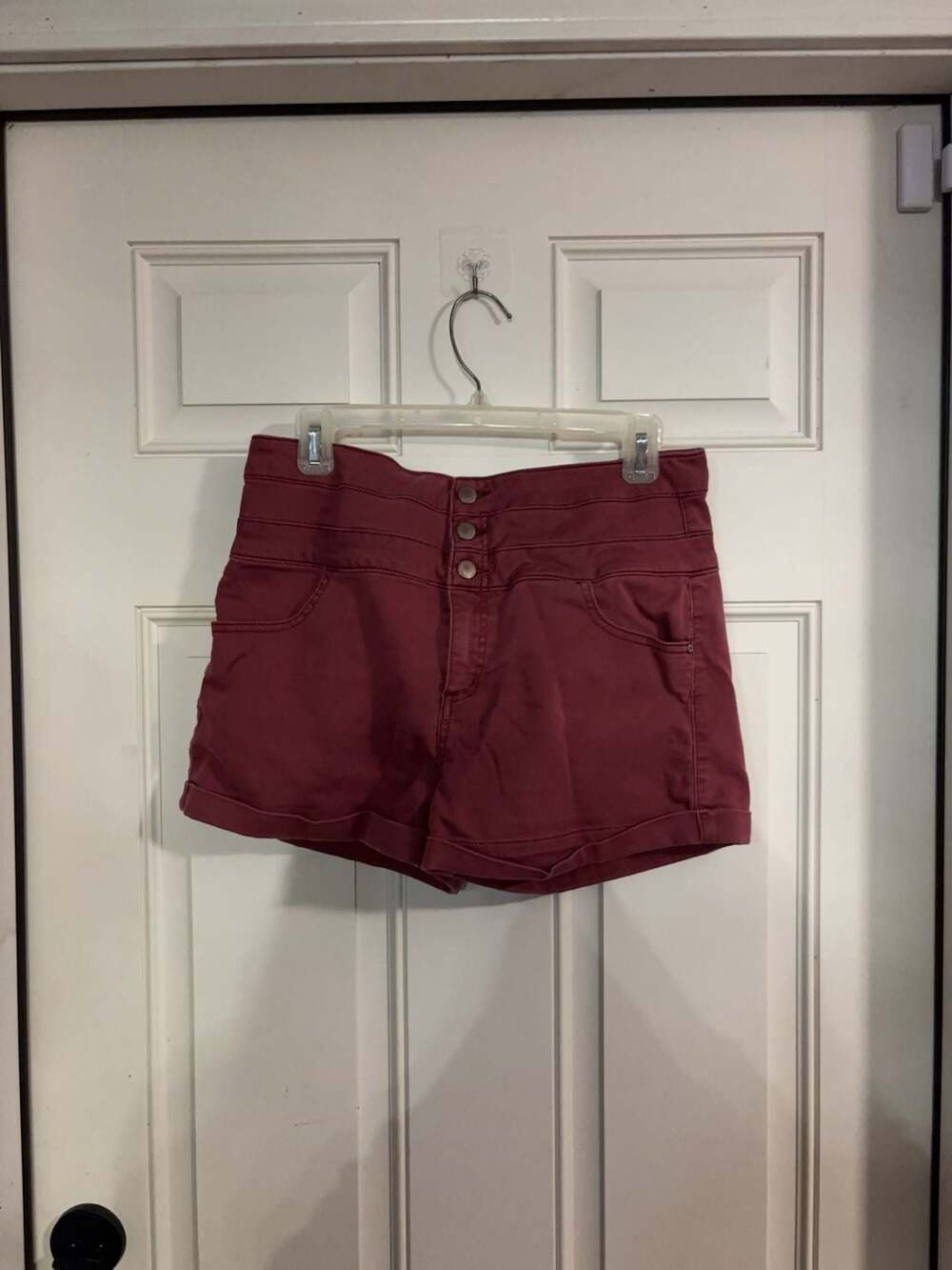 Tinseltown High-Waisted Button-Front Cuffed Shorts Size 11